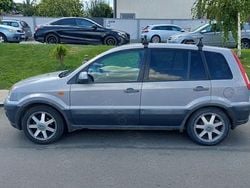 Gri Utilizat 2011 Ford Fusion Berlinǎ | 2.800 EUR (Preț bun)