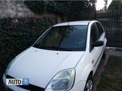 Alb Utilizat 2003 Ford Fiesta Hatchback | 1.000 EUR (Preț OK)