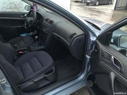 Albastru Utilizat 2005 Skoda Octavia Break | 2.300 EUR
