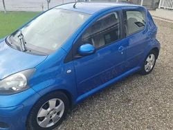 Albastru Utilizat 2009 Toyota Aygo Hatchback | 2.300 EUR