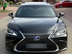 Negru Utilizat 2019 Lexus ES300H Business Edition Berlinǎ | 25.999 EUR