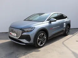 Albastru deschis metalic perleffect Utilizat 2024 Audi Q4 e-tron SUV | 39.700 EUR