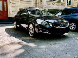 Negru Utilizat 2011 Volvo V60 Summum Break | 6.799 EUR