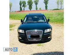 Verde Utilizat 2006 Audi A8 Berlinǎ | 9.100 EUR