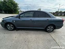 Utilizat 2004 Toyota Avensis Berlinǎ | 4.500 EUR