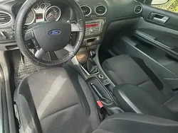 Albastru Utilizat 2009 Ford Focus Ghia Hatchback | 2.400 EUR (Preț OK)