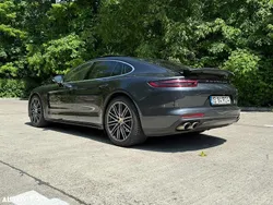 Culoaregri Utilizat 2017 Porsche Panamera 4S Berlinǎ | 61.000 EUR