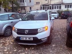 Utilizat 2014 Dacia Sandero Stepway Berlinǎ | 4.200 EUR