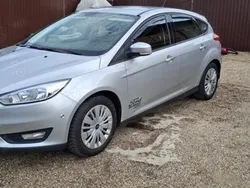 Gri Utilizat 2017 Ford Focus Hatchback | 8.800 EUR (Preț OK)