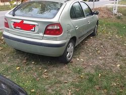 Utilizat 2002 Renault Mégane Hatchback | 800 EUR (Preț bun)
