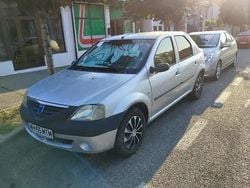 Gri Utilizat 2004 Dacia Logan Berlinǎ | 900 EUR (Preț bun)