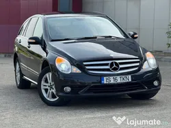 Negru Utilizat 2008 Mercedes R320 Monovolum | 4.900 EUR