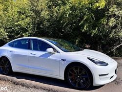 Culoarealb Utilizat 2020 Tesla Model 3 Berlinǎ | 22.990 EUR (Preț OK)