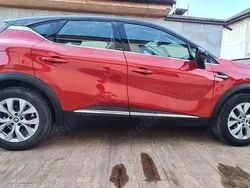 Rosu Utilizat 2021 Renault Captur SUV | 19.985 EUR