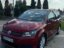 Rosu Utilizat 2011 VW Touran Highline Monovolum | 6.900 EUR (Scump)