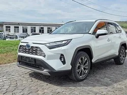 Culoarealb Nouă 2024 Toyota RAV4 Hybrid SUV | 43.863 EUR (Puțin scump)