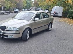 Culoaremaro Utilizat 2006 Skoda Octavia Hatchback | 2.200 EUR (Preț bun)