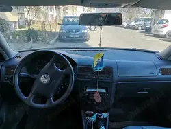 Gri Utilizat 2008 VW Golf VI Break | 1.600 EUR (Super Preț)