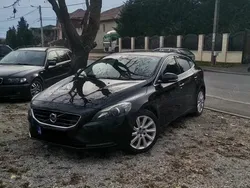 Negru Utilizat 2014 Volvo V40 Summum Break | 7.999 EUR