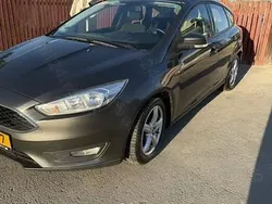 Gri Utilizat 2015 Ford Focus Hatchback | 4.950 EUR (Preț bun)