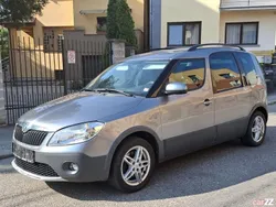 Gri Utilizat 2013 Skoda Roomster Scout Break | 2.899 EUR