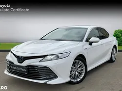 Alb Utilizat 2020 Toyota Camry Berlinǎ | 24.950 EUR