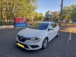 Culoarealb Utilizat 2020 Renault Mégane IV Berlinǎ | 12.000 EUR (Preț bun)