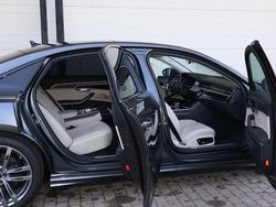 Utilizat 2023 Audi A8L Berlinǎ | 79.514 EUR