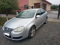 Argintiu Utilizat 2007 VW Jetta Berlinǎ | 2.590 EUR (Preț OK)