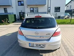 Utilizat 2006 Opel Astra Hatchback | 7.500 EUR