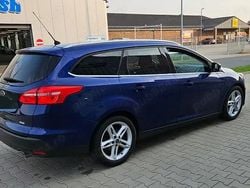 Albastru Utilizat 2015 Ford Focus Titanium Break | 6.700 EUR (Preț bun)