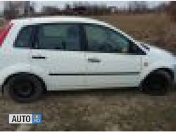 Alb Utilizat 2005 Ford Fiesta Ghia Hatchback | 2.200 EUR (Puțin scump)