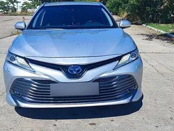 Gri Utilizat 2019 Toyota Camry Berlinǎ | 17.500 EUR (Puțin scump)