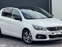 Alb Utilizat 2020 Peugeot 308 Allure Hatchback | 8.499 EUR (Preț bun)