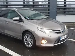 Maro Utilizat 2013 Toyota Auris Hybrid Executive Break | 8.950 EUR (Scump)