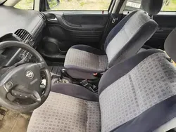 Utilizat 2002 Opel Zafira Monovolum | 4.000 EUR
