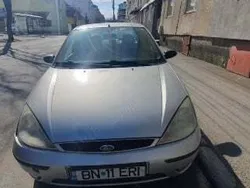 Utilizat 2002 Ford Focus Ghia Berlinǎ | 830 EUR (Preț bun)