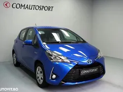 Albastru Utilizat 2019 Toyota Yaris Hybrid Hatchback | 14.637 EUR