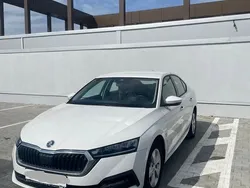 Alb Utilizat 2023 Skoda Octavia Style Hatchback | 22.450 EUR (Preț OK)