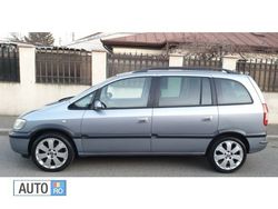 Gri Utilizat 2005 Opel Zafira Monovolum | 1.990 EUR (Preț OK)