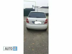 Alb Utilizat 2014 Skoda Fabia Berlinǎ | 4.100 EUR