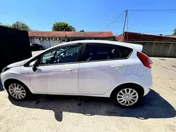 Alb Utilizat 2015 Ford Fiesta Hatchback | 5.000 EUR (Preț bun)