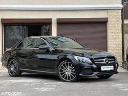 Culoarenegru Utilizat 2017 Mercedes C180 AMG line Berlinǎ | 19.450 EUR (Puțin scump)