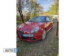 Rosu Utilizat 2011 Alfa Romeo Giulietta Hatchback | 4.950 EUR