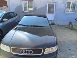 Utilizat 2000 Audi A4 Berlinǎ | 900 EUR