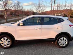 Alb Utilizat 2015 Nissan Qashqai Acenta SUV | 12.400 EUR (Preț OK)