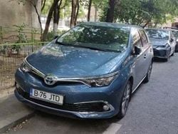 Albastru Utilizat 2016 Toyota Auris Hybrid Hatchback | 16.000 EUR