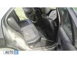 Utilizat 2000 Peugeot 306 Berlinǎ | 350 EUR