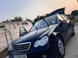 Culoarealbastru Utilizat 2001 Mercedes C220 Classic Break | 1.700 EUR