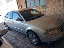 Utilizat 2005 VW Passat Berlinǎ | 1.500 EUR (Preț bun)